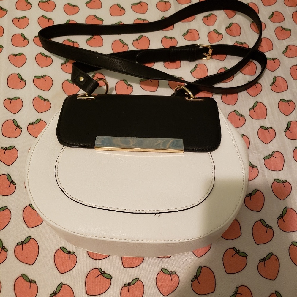 Cross body purse